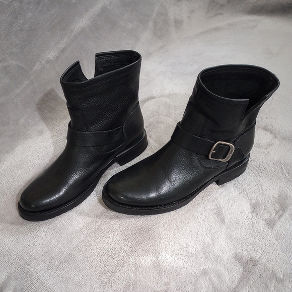 Frye Shoes - Women's Frye Black Veronica Flex Ankle Boot Booties 8.5